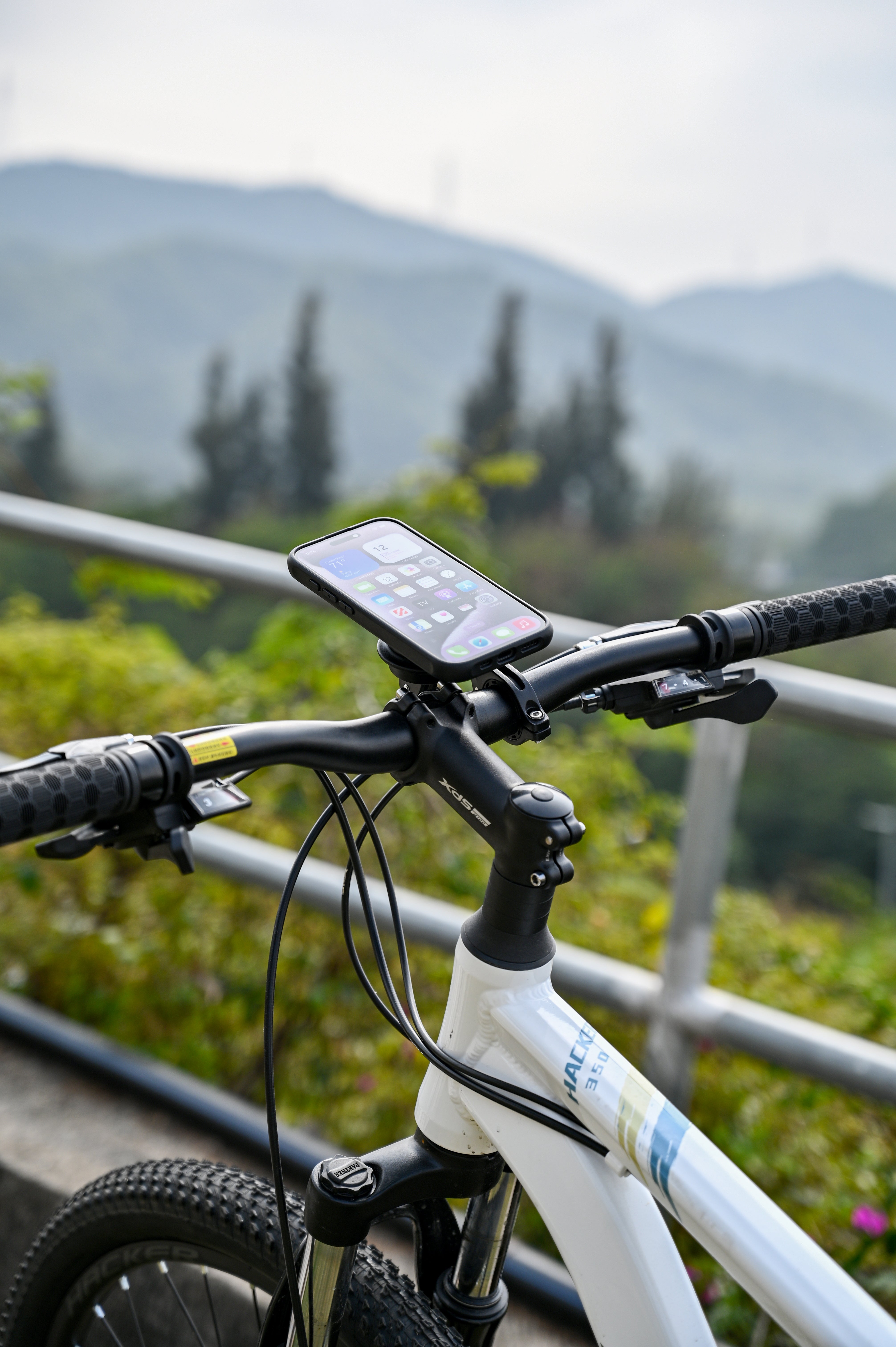 QB01-Outplorer Quick Launch Magnetic Bike Phone Mount with Universal Interface, Lightweight Handlebar Bracket with Secure Lock for Bike Scooter Moto MTB, 360° Blind Installation for Phones (Bike-Pro)