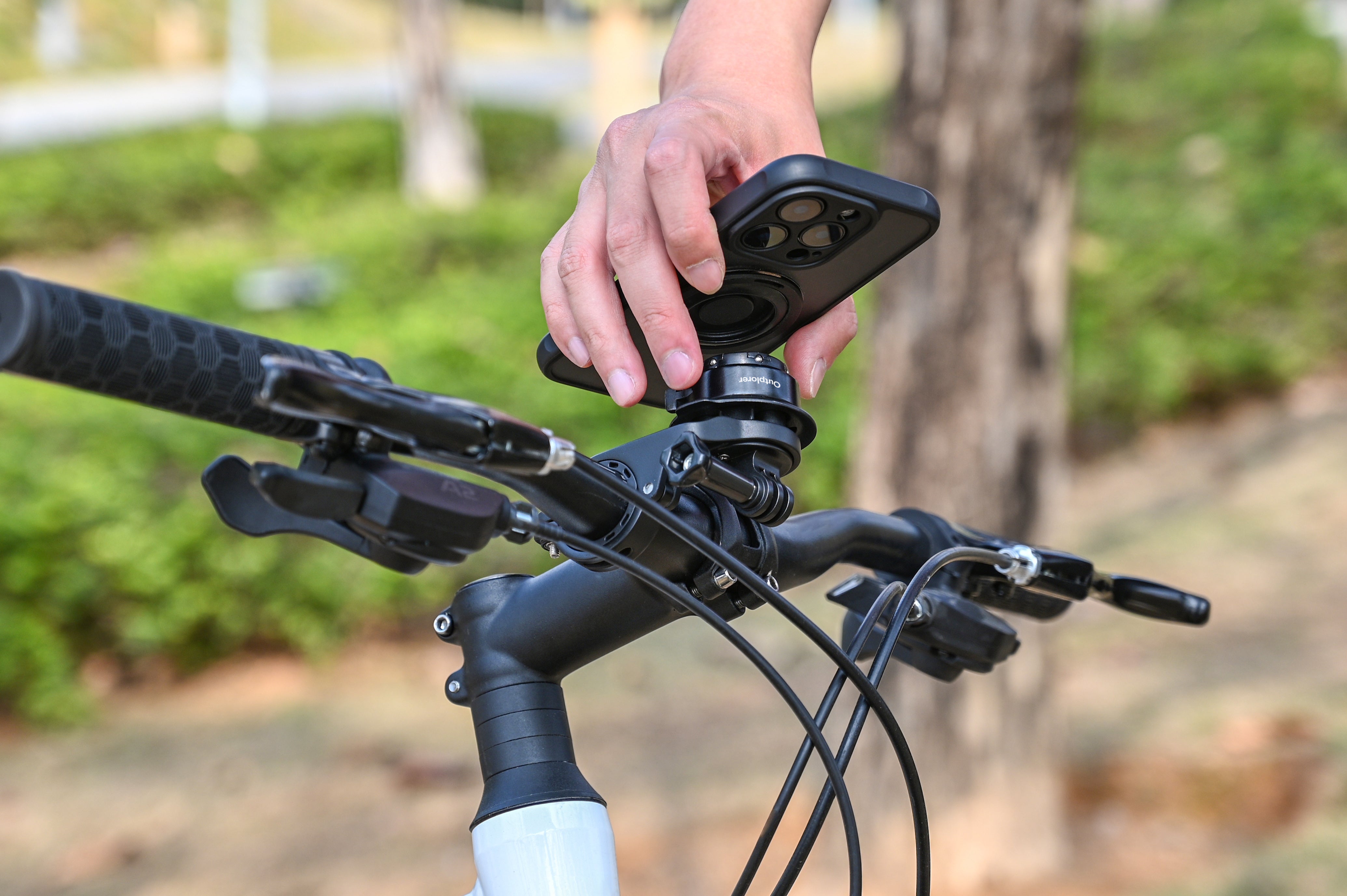 QB01-Outplorer Quick Launch Magnetic Bike Phone Mount with Universal Interface, Lightweight Handlebar Bracket with Secure Lock for Bike Scooter Moto MTB, 360° Blind Installation for Phones (Bike-Pro)